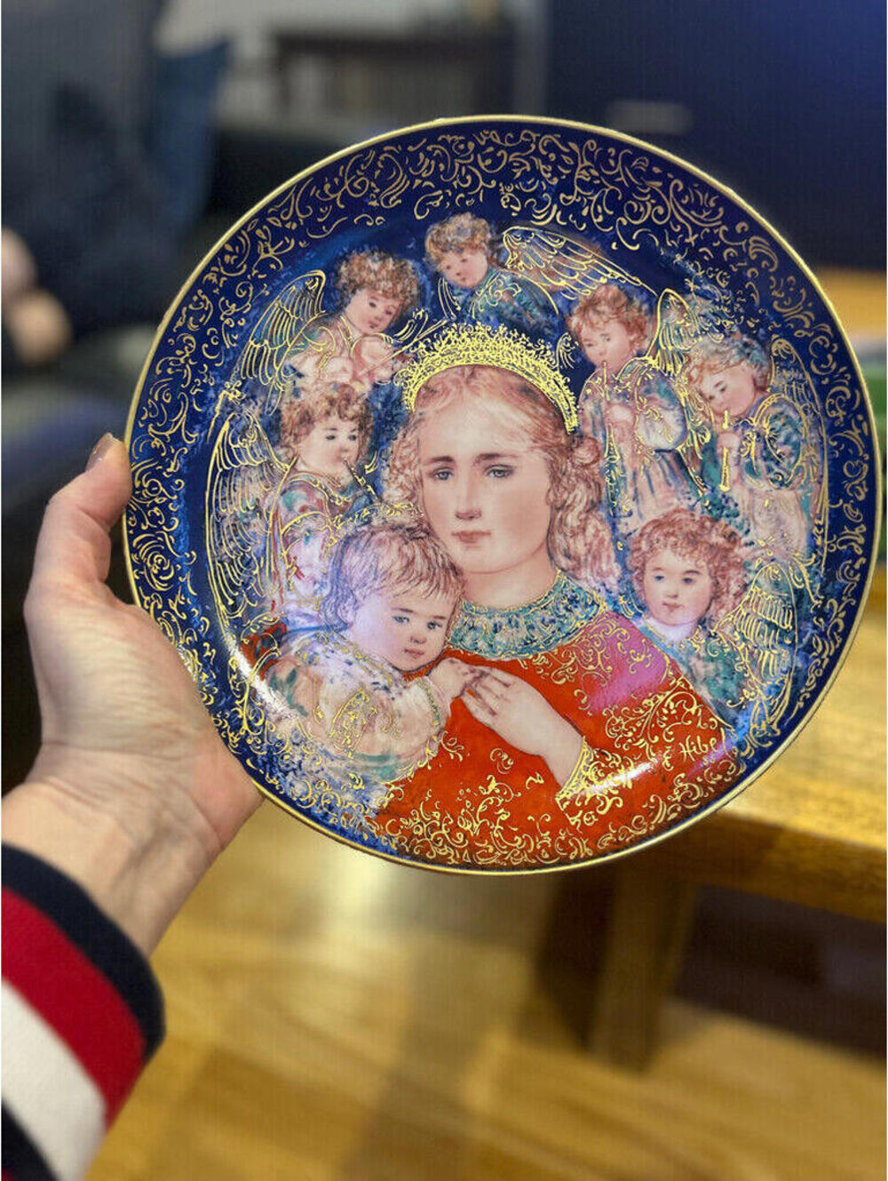 Edna Hibel Christmas Plate for 1985